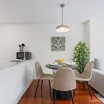Patio Retreat | Urban Flats Apartamento