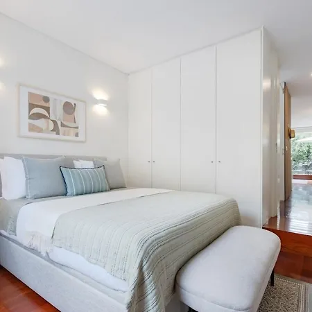 Patio Retreat | Urban Flats Διαμέρισμα