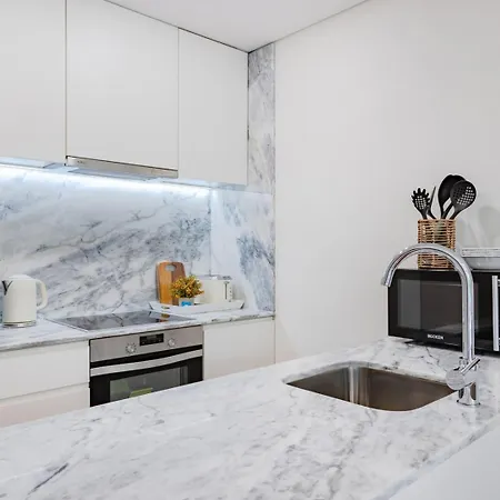 Patio Retreat | Urban Flats Daire Porto