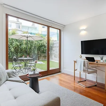 Daire Patio Retreat | Urban Flats Porto