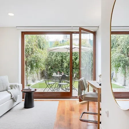 Patio Retreat | Urban Flats Daire