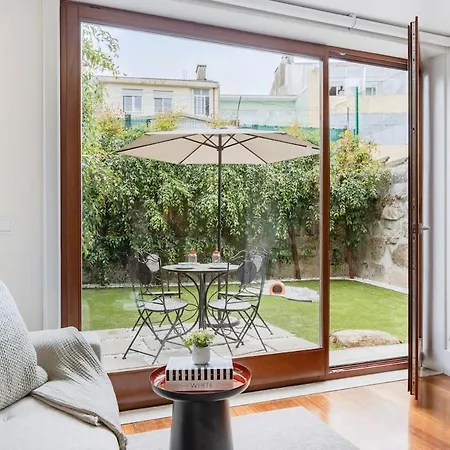 Daire Patio Retreat | Urban Flats Porto