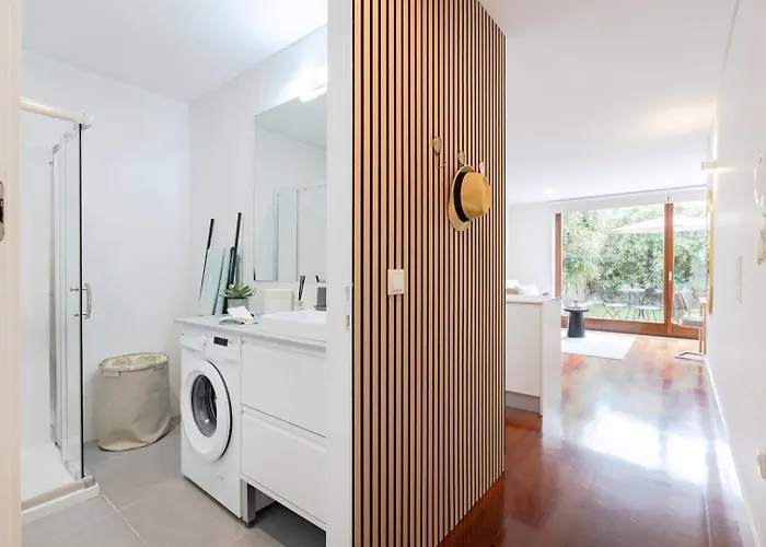 Patio Retreat | Urban Flats Daire *