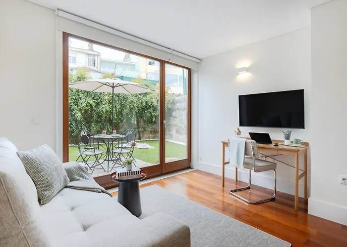 Patio Retreat | Urban Flats * Porto