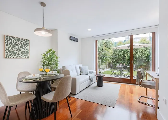 Patio Retreat | Urban Flats Porto